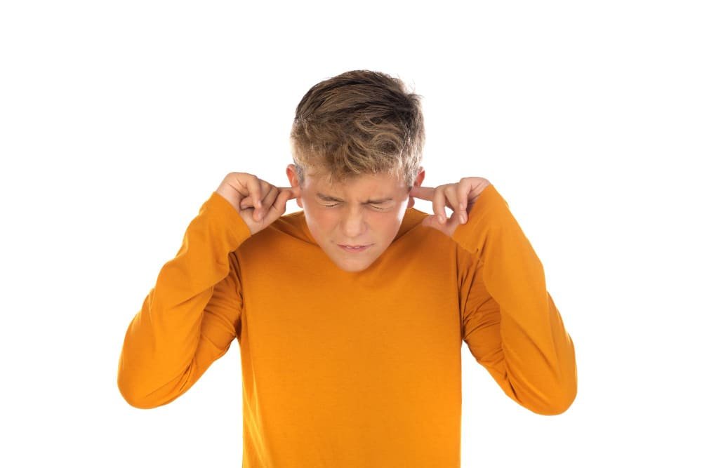 أسباب طنين الأذن المفاجئ