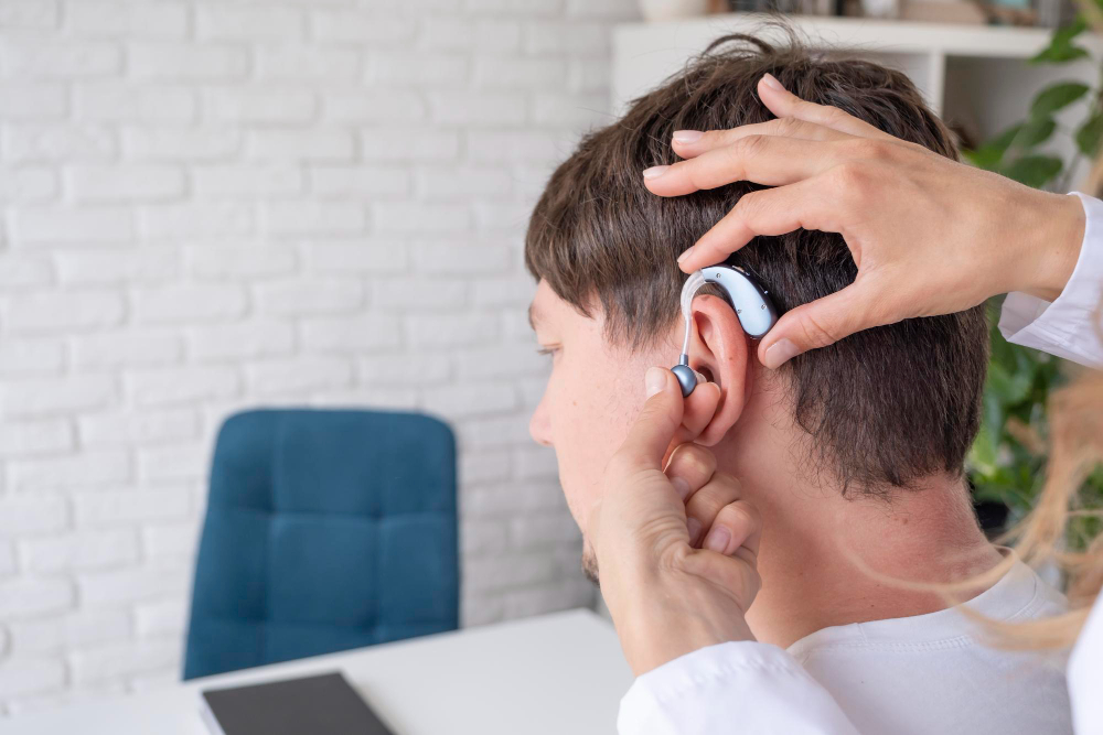 هل يوجد لعلاج ضعف السمع غير السماعات