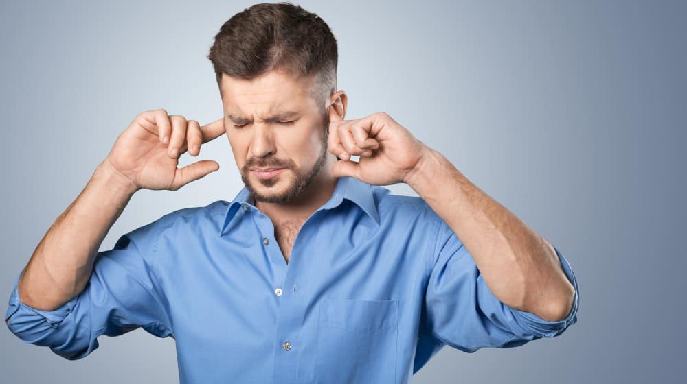 علاج طنين الأذن